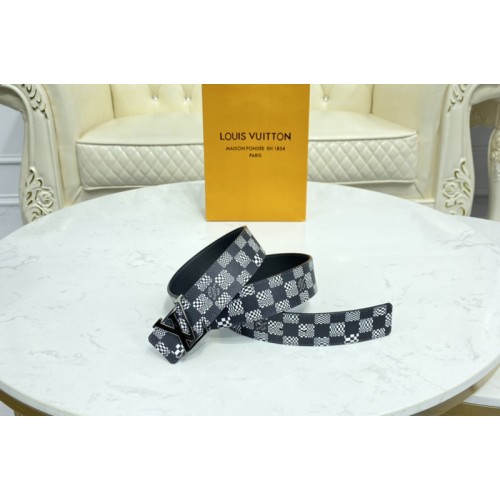 Louis Vuitton MP289V Anagram 40mm reversible belt in Black White Distorted Damier canvas With Black Buckle Louis Vuitton MP289V Anagram 40mm reversible belt in Black White Distorted Damier canvas With Black Buckle