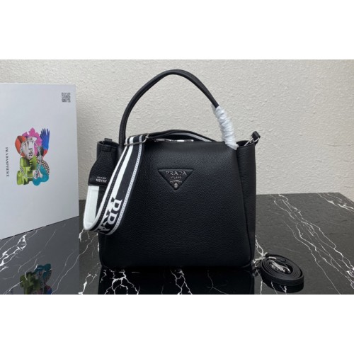 Prada 1BC170 Large leather handbag in Black Leather