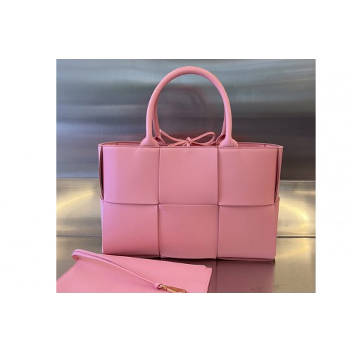 Bottega Veneta Small Arco Tote Bag in Pink intreccio leather Bottega Veneta Small Arco Tote Bag in Pink intreccio leather