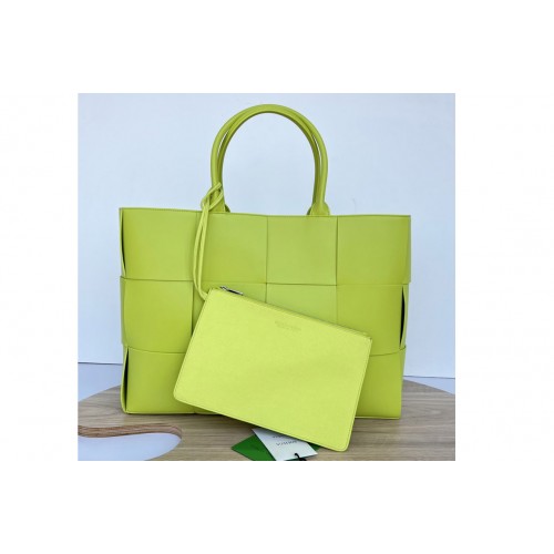 Bottega Veneta Large Arco Tote Bag in Yellow intreccio leather