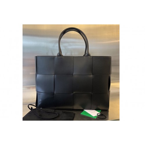 Bottega Veneta Large Arco Tote Bag in Black Intreccio leather Bottega Veneta Large Arco Tote Bag in Black Intreccio leather
