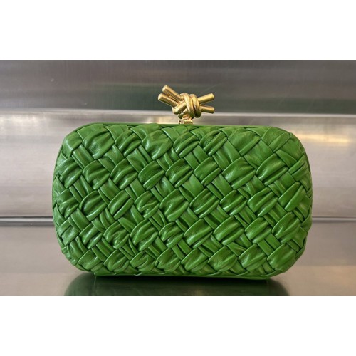 Bottega Veneta Knot clutch Bag in Green Pressed intreccio laminated leather Bottega Veneta Knot clutch Bag in Green Pressed intreccio laminated leather