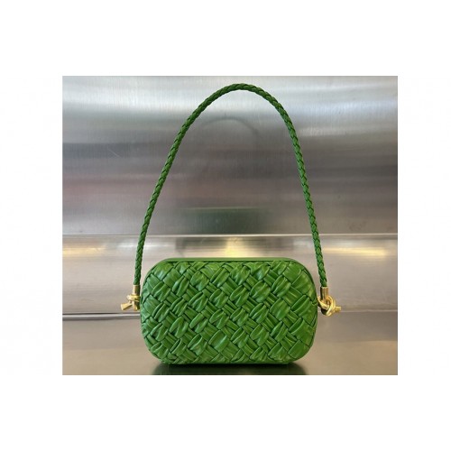 Bottega Veneta Knot on Strap Bag in Green Foulard intreccio leather minaudiere Bottega Veneta Knot on Strap Bag in Green Foulard intreccio leather minaudiere