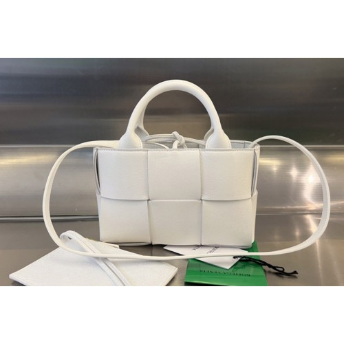 Bottega Veneta Candy Arco Tote Bag in White intreccio leather Bottega Veneta Candy Arco Tote Bag in White intreccio leather