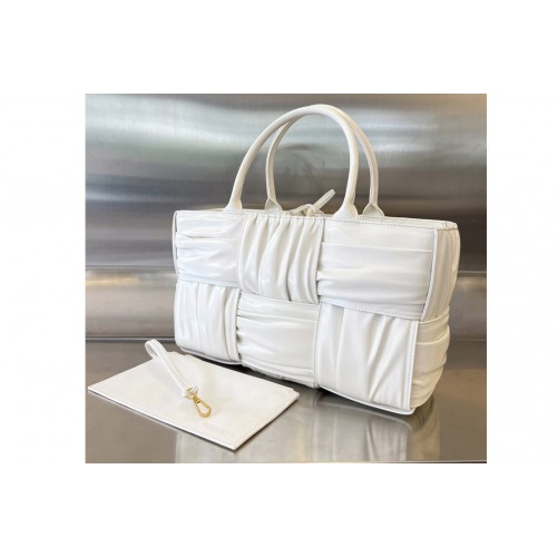 Bottega Veneta Small Arco Tote Bag in White foulard intreccio leather