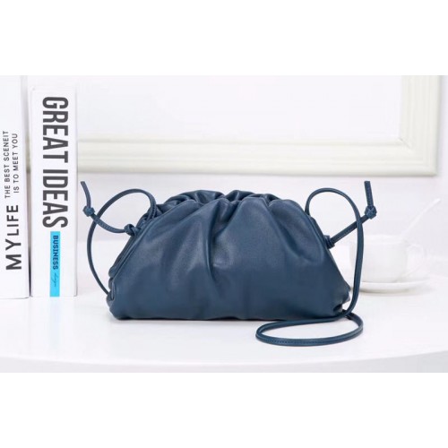 Bottega Veneta The Pouch 20 Bags Blue Butter Calf Leather Bottega Veneta The Pouch 20 Bags Blue Butter Calf Leather