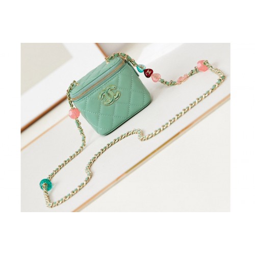 Chanel AP3941 Clutch With Chain Bag in Green Lambskin