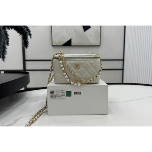Chanel AP3784 Clutch With Chain Bag in White Lambskin