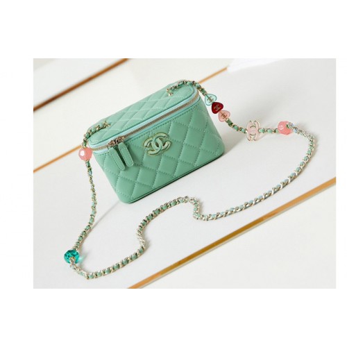 Chanel AP3784 Clutch With Chain Bag in Green Lambskin
