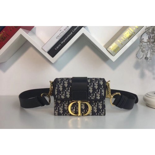Dior 30 Montaigne M9204 Box bag in blue Dior Oblique jacquard canvas Dior 30 Montaigne M9204 Box bag in blue Dior Oblique jacquard canvas