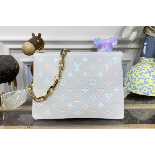 Louis Vuitton M22398 Coussin PM handbag in Beige Lambskin Louis Vuitton M22398 Coussin PM handbag in Beige Lambskin