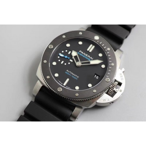 Panerai PAM 683 Luminor Submersible VSF 1:1 Best Edition on Black Rubber Strap P.9010 Clone
