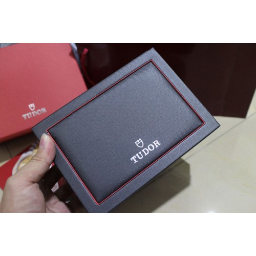 Tudor Box set with papers Tudor Box set with papers