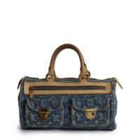 LOUIS VUITTON SAC Néo Speedy en toile façon denim Monogram et cuir beige chiffré G.B.R au dos et sa TROUSSE, garnitures en laiton doré (env 30 x 18 x 15 cm). CEINTURE coordonnée également chiffrée (T80)