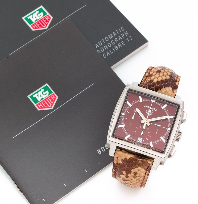 TAG HEUER,Monaco, ref. CW2114, n° VS3790,Vers 2000,Chronographe bracelet en acier,Boîtier: carré galbé, fermeture à vis, signé,Cadran: brun, index appliqués, aiguilles luminescentes, 3 compteurs, date à guichet, signé,Mouvement: automatique, signé,Boucle:
