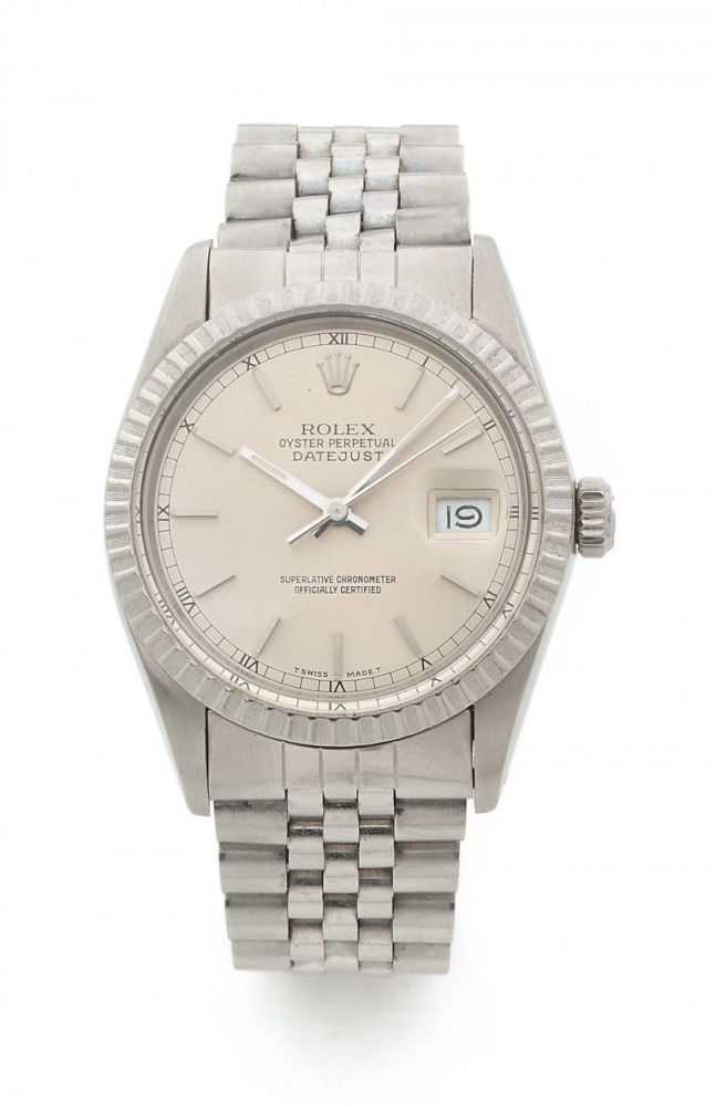 ROLEX,Datejust, ref.16030 / 16000, n°983498,Vers 1963,Montre bracelet en acier,Boîtier: rond, lunette cannelées en or, signé,Cadran: argenté, index bâton appliqués, minuterie chemin de fer, date à guichet, trotteuse centrale, signé,Mouvement: automatique 