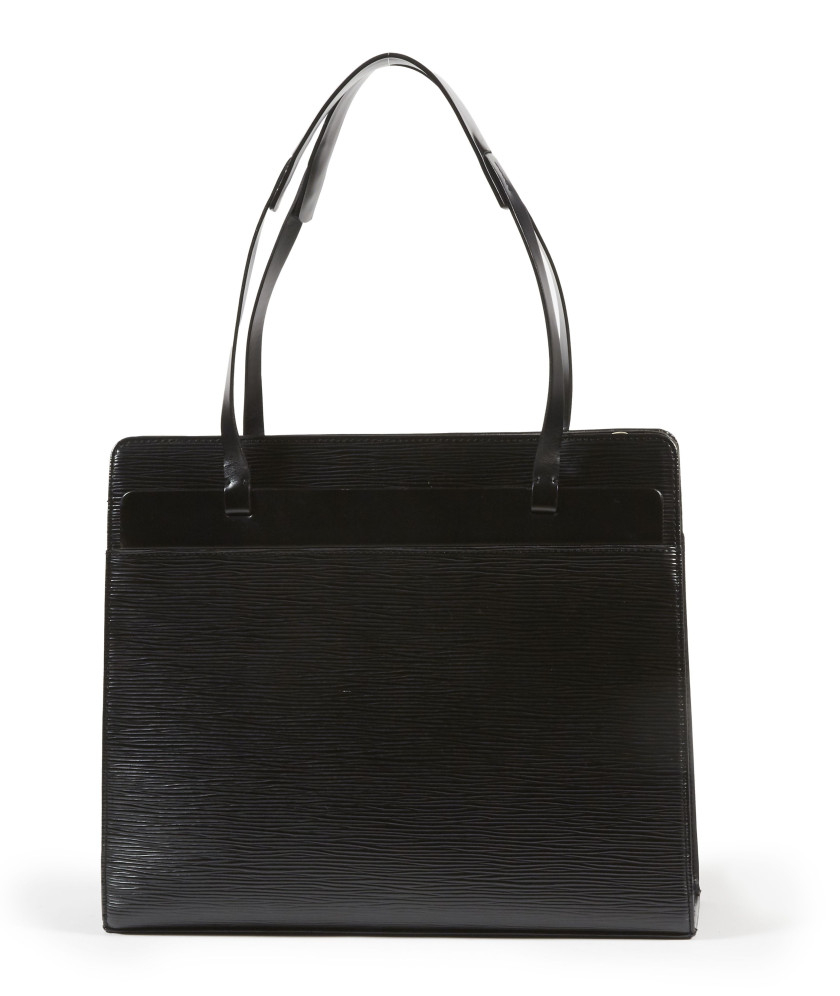 LOUIS VUITTON,Sac CROISETTE,Cuir Epi et cuir glacé noir,Garnitures en laiton doré,Dimensions: 31,5 x 27 x 11 cm,CROISETTE bag,Black Epi leather,Gold metal hardware,Dimensions: 31,5 x 27 x 11 cm,TRÈS BON ÉTAT (quelques légères marques),VERY GOOD COND