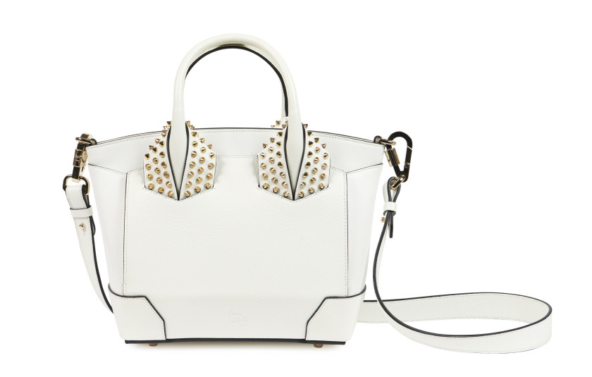 CHRISTIAN LOUBOUTIN,Sac ÉLOISE,Cuir clouté blanc,Anse bandoulière amovible,Garnitures en métal doré,Dimensions: 31 x 23 x 12 cm,ÉLOISE bag,White studded leather,Removable strap,Gold metal hardware,Dimensions: 31 x 23 x 12 cm,ETAT NEUF,AS NEW