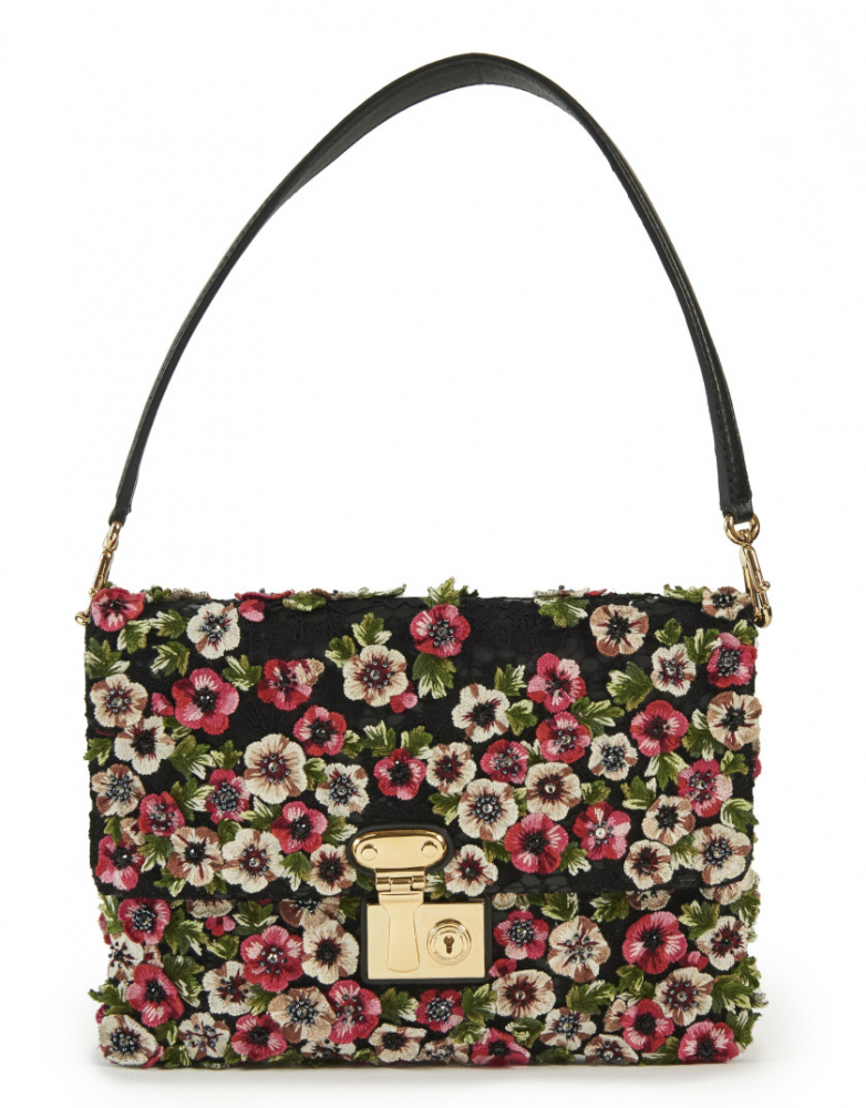 DOLCE GABBANA,Sac,Cuir noir recouvert de dentelle noire et de broderies à motif de fleurs rose et beige et de feuillage vert,Garniture métal doré,Dimensions: 26 x 19 x 3 cm,Bandoulière amovible,Bag,Black leather covered with black lace and embroider