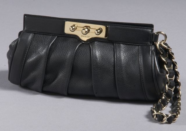 BAILLY Pochette Gety en cuir noir et anse courte en dragonne en chaîne pour le poignet (parfait état).