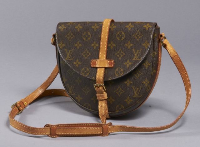Louis VUITTON Chantilly en toile Monogram (usure du cuir, pochette intérieure abîmée sinon assez bon état général).