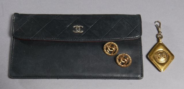 CHANEL Lot comprenant