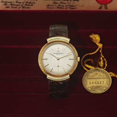 VACHERON CONSTANTIN. REF. 6496 HOODED LUGS YELLOW GOLD. Vacheron Constantin, Genève, No. 549527, case No.. 377167, Ref. 6496. Made in the 1960's.. Fine and elegant, rare, 18K yellow gold wristwatch. with an 18K yellow gold Vacheron Constantin buckle