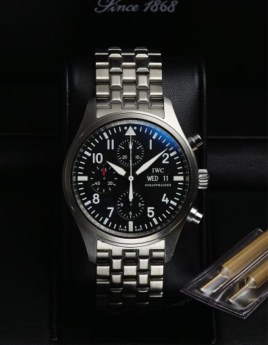 IWC REF. 3717 PILOT'S CHRONO-AUTOMATIC STEEL.International Watch Co., Schaffhausen, Fliegeruhr, case No..3173860, Ref. 3717. Made circa 2006..Fine, self-winding, water-resistant, antimagnetic, stainless steel.wristwatch with round button chronograph, regi