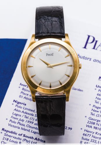PIAGET REF. 91000 CITEA.GEORGES PIAGET YELLOW GOLD.Piaget, case No. 579175, Ref. 91000, 84/200. Produced in a limited.edition of 200 examples in the 1990's..Fine and rare, elegant, hand-winding, 18K yellow gold wristwatch with an 18K yellow gold Piaget bu