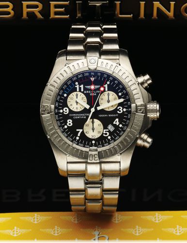 BREITLING REF. E73360 QUARTZ.CHRONOGRAPH AVENGER M1 TITANIUM.Breitling, Avenger - Chronograph - Chronometer, case No..368430, Ref. E 73360. Made circa 2002..Fine, large, water resistant to 1000 m, titanium, quartz.Chronometer diver's wristwatch with round
