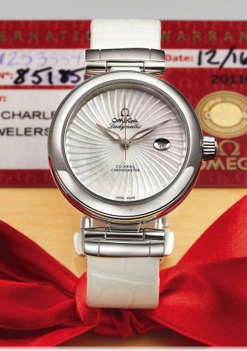 OMEGA LADYMATIC CO-AXIAL CHRONOMETER STEEL.Omega, Ladymatic, Co-Axial Escapement, Chronometer.Automatic, case No. 85185686. Made circa 2010..Very fine and rare, center seconds, self-winding, water resistant.to 100 m, stainless steel wristwatch with date a