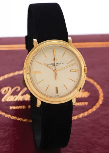 VACHERON CONSTANTIN, REF. 4986 INDIRECT.CENTER SECONDS ORIGINAL BOX YELLOW GOLD.Vacheron Constantin, Genève, No. 531082, case No. 360652.Ref. 4986. Made circa 1955..Very fine and rare, indirect center-seconds, 18K yellow gold.wristwatch. Accompanied b