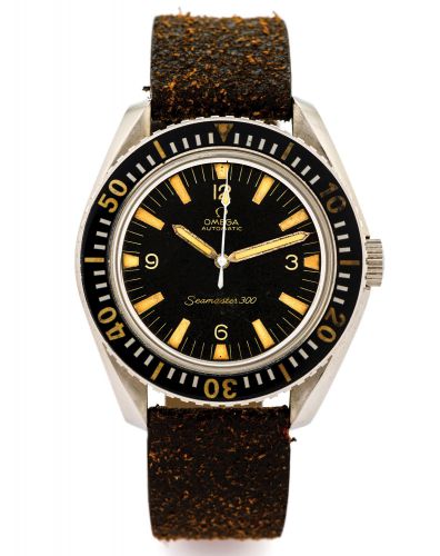 OMEGA REF. 165.024 SEAMASTER 300.Omega, Seamaster 300, Automatic, No. 23799456.Ref. 165.024. Sold on September 2nd, 1966..Fine, center-seconds, self-winding, water-resistant, diver's wristwatch..Accompanied by an Omega extract from the archives and.a serv