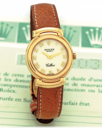 ROLEX REF. 6621 CELLINI YELLOW GOLD.Rolex, Genève, Cellini, case No. E155403, Ref. 6621/8..Made in 1990..Fine and elegant, 18K yellow gold quartz wristwatch with an.18k yellow gold Rolex deployant clasp. Accompanied by the.original warranty.