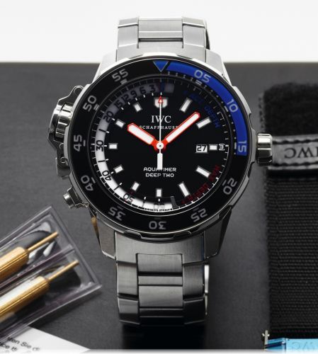 IWC REF. 3547 AQUATIMER DEEP TWO STEEL.International Watch Co., Schaffhausen, GST Deep Two, Automatic.case No. 3717271, Ref. 354703. Sold in 2011..Very fine, self-winding, water-resistant to 100 m, stainless steel.diver's wristwatch with date, 3 crowns, D