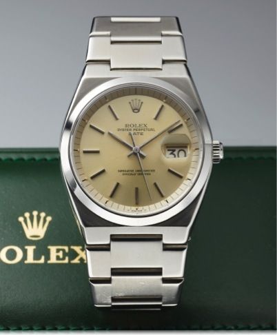 ROLEX, REF. 1530 OYSTER PERPETUAL DATE, STEEL.Rolex, Oyster Perpetual Date Superlative Chronometer, Officially.Certified, case No. 5171011, Ref. 1530. Made circa 1977..Fine and rare, tonneau-shaped, center seconds, self-winding, water.resistant, stainless