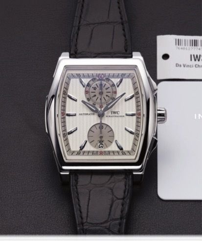 IWC REF. 3764 DA VINCI.CHRONOGRAPH PLATINUM.International Watch Co., Schaffahausen, Da Vinci.Automatic Chronograph, No, 182/500, case No..3399224, Ref. 3764. Made in a limited edition of 500.pieces circa 2008..Fine and rare, tonneau-shaped, water-resistan