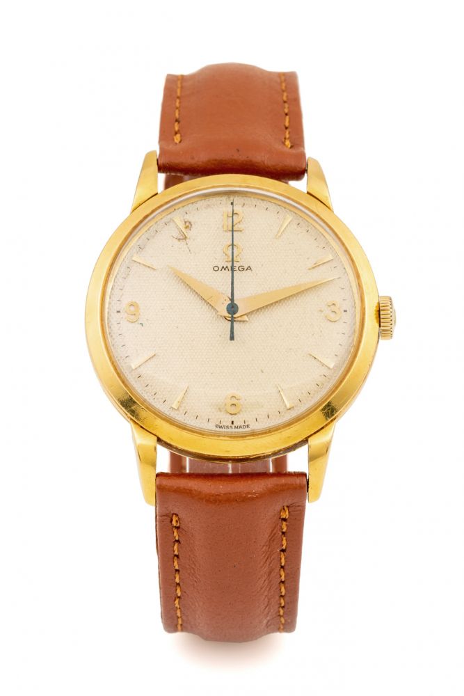 OMEGA, REF. 2686, CENTER-SECONDS, HONEYCOMB DIAL, YELLOW GOLD