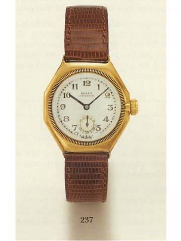 Rolex, Oyster, Ref. G 679. Produced in the late 1920's.Fine and rare, octagonal, water-resistant, 9K yellow gold gentleman's wristwatch with a Rolex buckle.