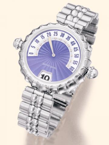G_rald Genta, R_tro Classic, Ref. G 4040.7. Produced in the 1990's.Very fine and rare, jump-hour, minute-repeating, self-winding, water-resistant, platinum gentleman's wristwatch with retrograde minutes, 40 hours autonomy and a brushed and polished platin