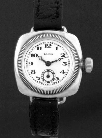 Rolex Oyster, Ref. 7124. Produced in the late 1920's.Very fine, cushion-shaped, sterling silver lady