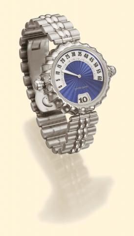 G_rald Genta, R_tro Classic, Ref. G 4040.7. Produced in the 1990s Very fine and rare, jump-hour, minute-repeating, self-winding, water-resistant, platinum gentleman's wristwatch with retrograde minutes, 40 hours autonomy and a brushed and polished platinu