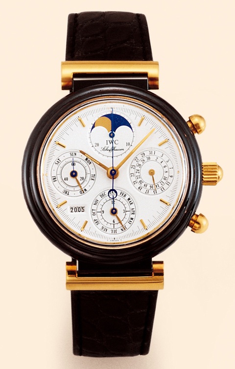 Da Vinci International Watch Co., Schaffhausen, Da Vinci, No. 2390903, Ref. 3755. Made in 1994. Fine and very rare, astronomic, self-winding, water-resistant, 18K yellow gold and black ceramic gentleman's wristwatch with round button chronograph, register