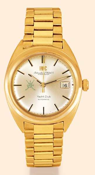 Arms of Oman.International Watch.Co., Schaffhausen.Yacht Club Automatic, Ref. R 811 A..Made for the Middle Eastern market in.the 1980s..Fine and rare, tonneau-shaped, centerseconds.self-winding, water-resistant.18K yellow gold gentleman's wristwatch.with 
