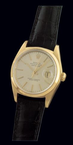 Ref 16008 Gold DateJust.Rolex Oyster Perpetual, Date-.Just, Superlative Chronometer.Officially Certified, Ref. 16008/16000. Case.No. 5242537. Made in 1977..Fine, tonneau-shaped, center seconds, self-winding.18K yellow gold gentleman's wristwatch with.red 