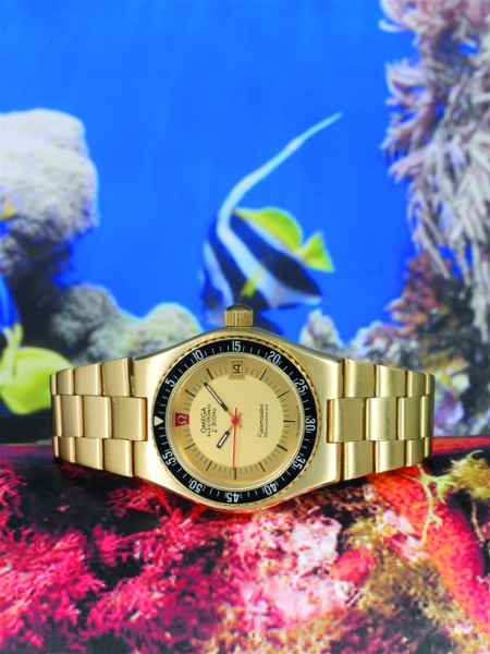ELECTRONIC F 300 HZ Omega, Seamaster, Electronic f 300 Hz, Chronometer, No. 32022999, Ref. BA.198.0005. Sold on July 12, 1971..Very fine and rare, tonneau-shaped, center seconds, water-resistant, 18K yellow.gold gentleman`s quartz wristwatch with date, bl