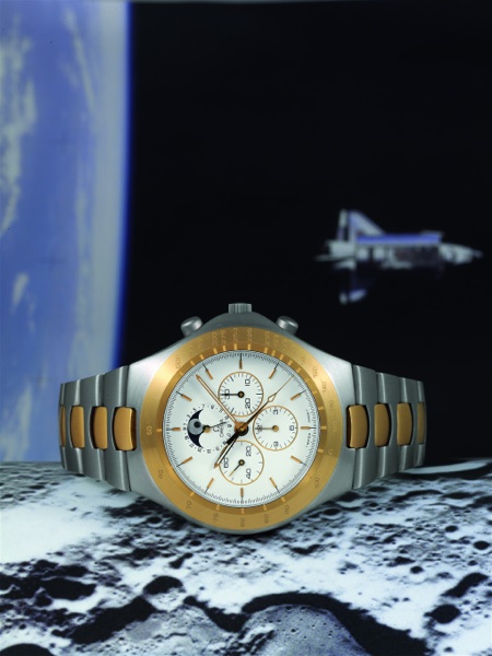 SO CALLED TEUTONIC SPEEDYMOON Omega, Speedmaster Moon Phase, No. 48223069, Ref. TA 345.0810. Made in a.limited edition of 300 examples for the Germanic market in 1986, and sold on October.29, 1986..Very rare and fine, asymmetric, water-resistant, 18K yell