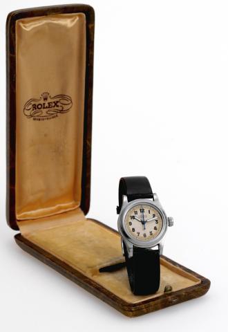 Formerly the Property of General James Roberts, D.S.O..E.D., Former Canadian Ambassador to Switzerland and.Deputy Secretary General of NATO..Oyster Watch Co. Geneva, Raleigh, case No. 110749, Ref. 3136..Made circa 1940..Fine and historically interesting, 