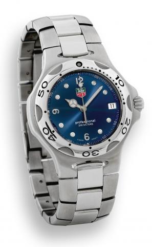 Tag Heuer, Professional, Ref. WL 1113. Made circa.2004..Fine, water resistant to 200 m, stainless steel quartz wristwatch.with center seconds, date and stainless steel Tag Heuer.bracelet with deployant clasp..To be sold without reserve