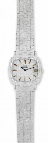 Piaget, Automatic, case No. 177994, Ref..13433. Made in the 1970s..Very fine, square, self-winding, 18K white gold wristwatch.with a detachable 18K white gold textured bracelet.